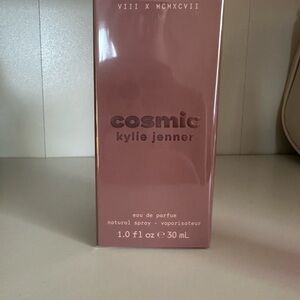 Kylie Jenner Cosmic Eau de Parfum - Mauve